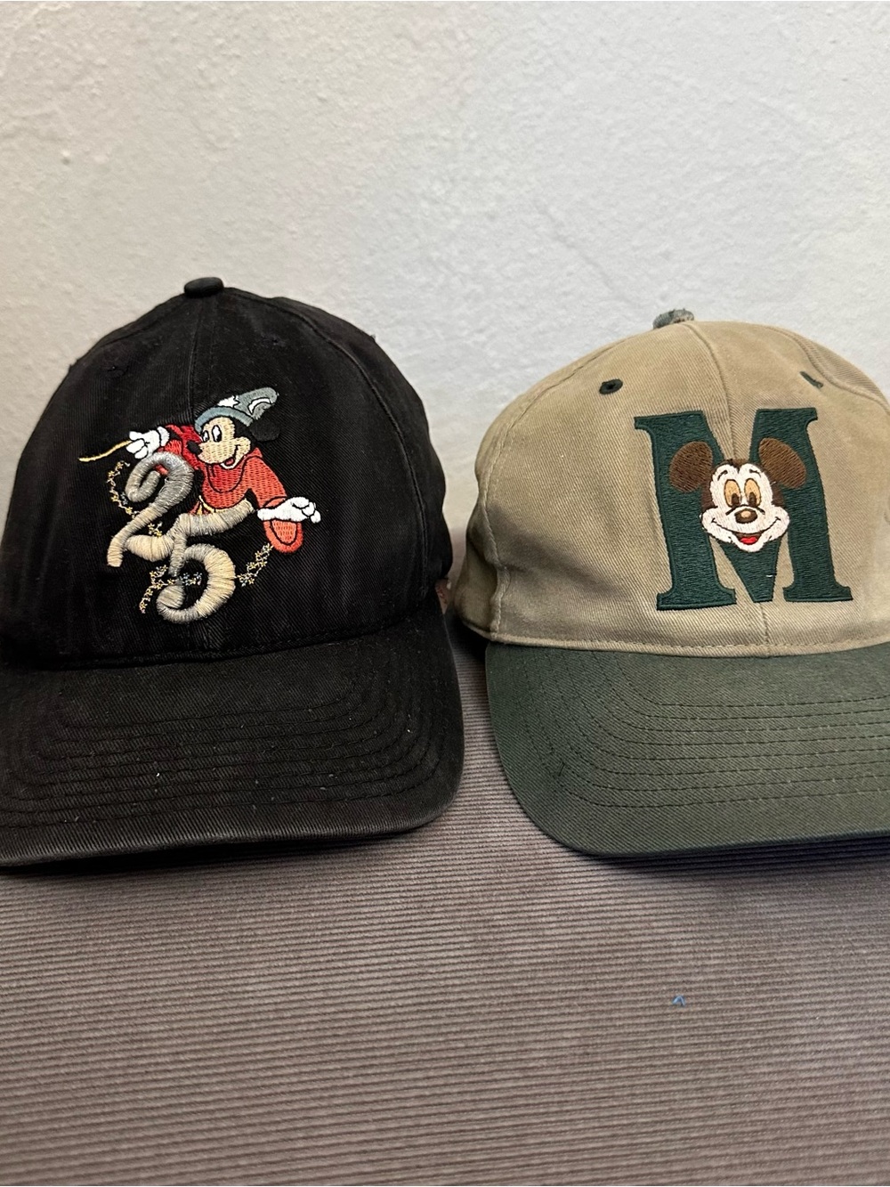 Lot of 2 Vintage Mickey Mouse Walt Disney World Snapback Hat Goofy’s Hat Co.